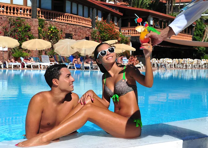 Parque Tropical Отель 4*